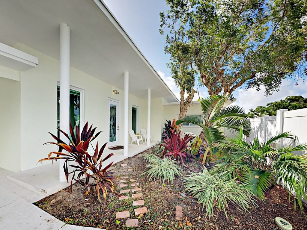 Nice sitting garden area off of front porch