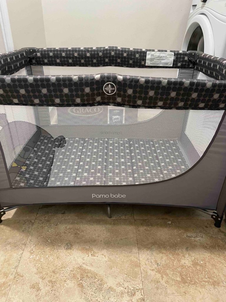 Pamo babe play pen/crib